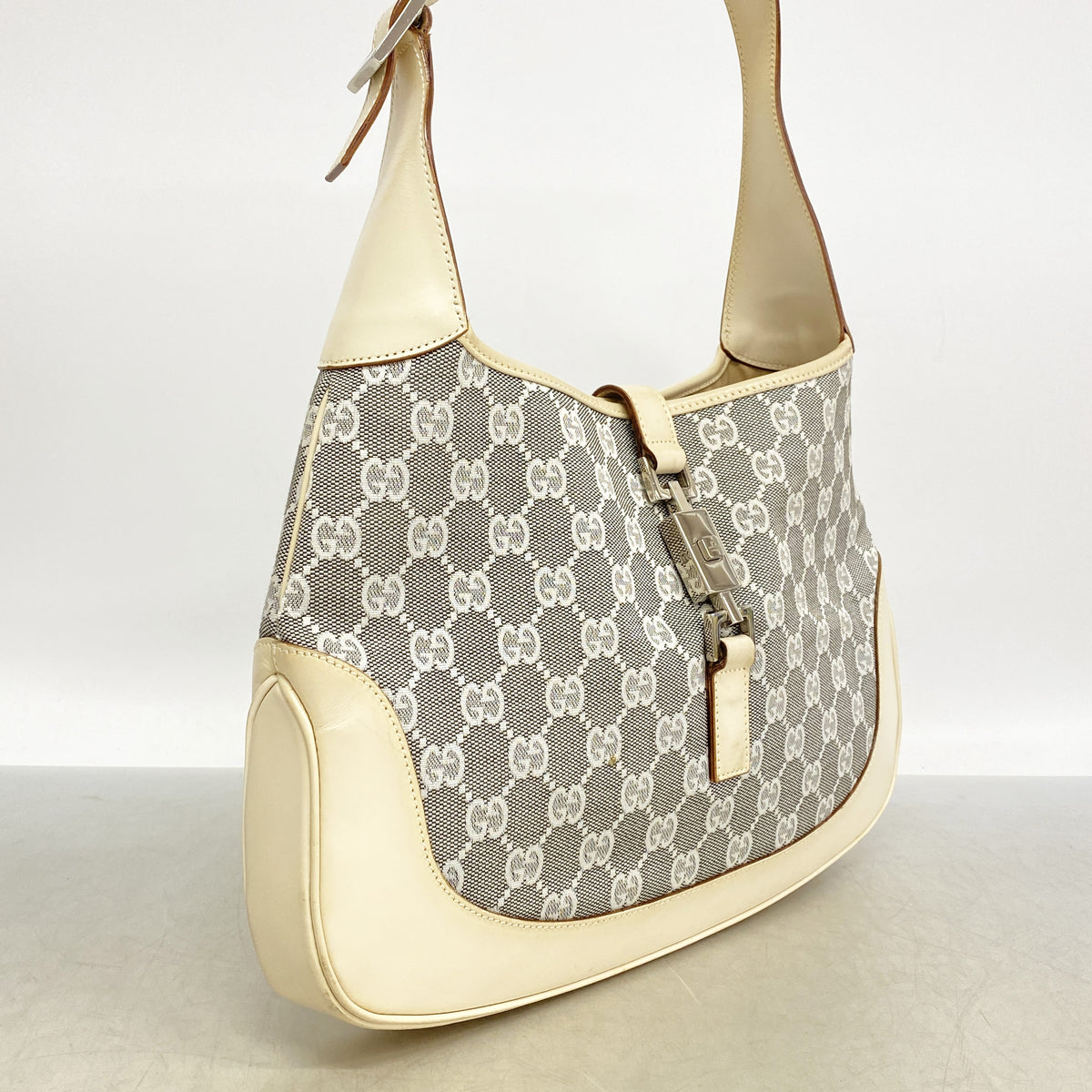 【6ib2907】グッチ ショルダーバッグ GGキャンバス/ジャッキー 001 3306 3444 キャンバス アイボリー グレー シルバー金具【中古】レディース