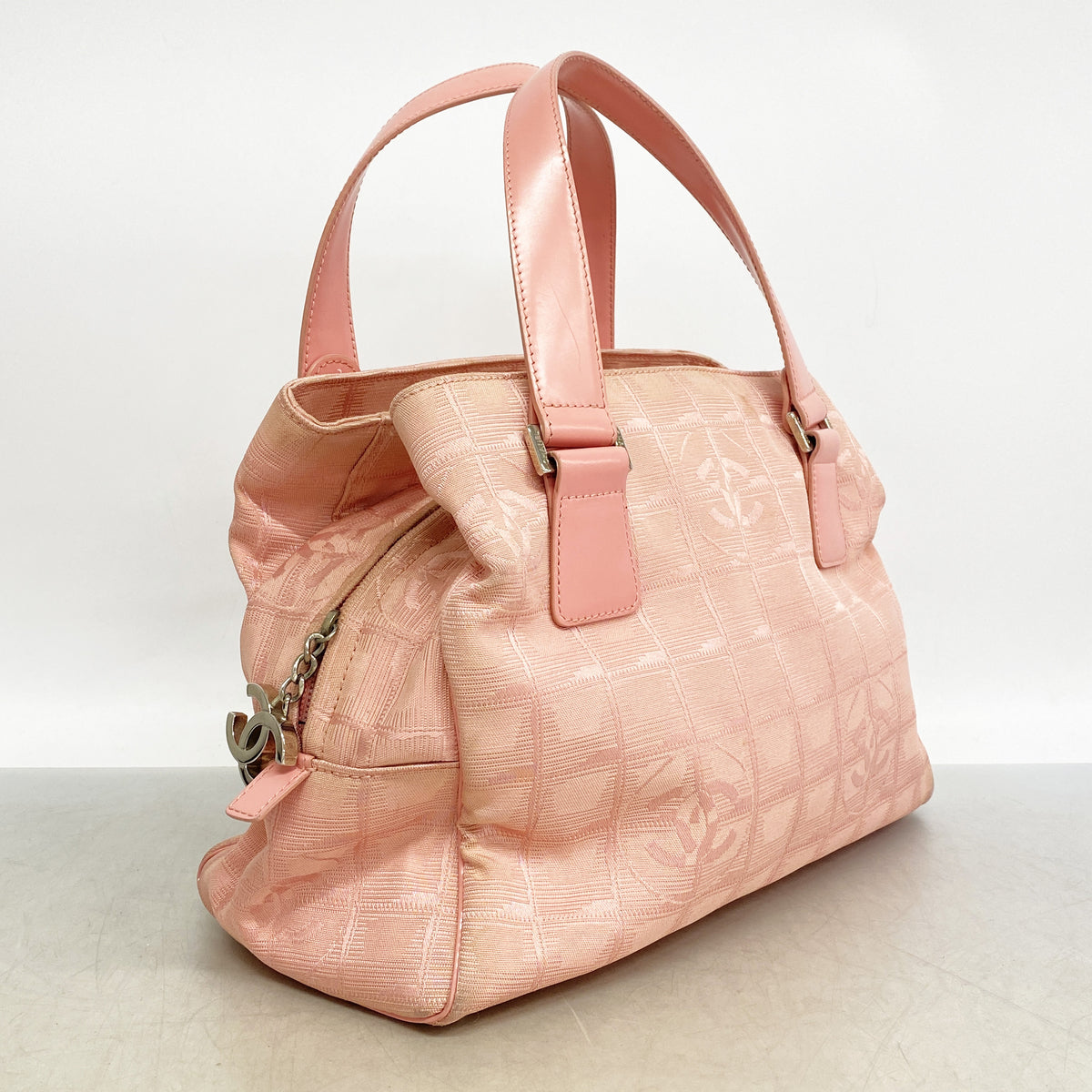 【6ib2913】シャネル ハンドバッグ ニュートラベル ナイロン ピンク シルバー金具【中古】レディース
