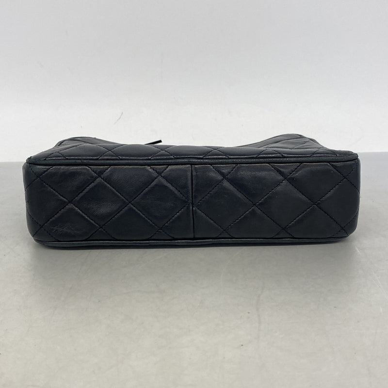 【6ic3241】シャネル ショルダーバッグ マトラッセ フリンジ付きチェーンショルダー ラムスキン ブラック ゴールド金具【中古】レディース