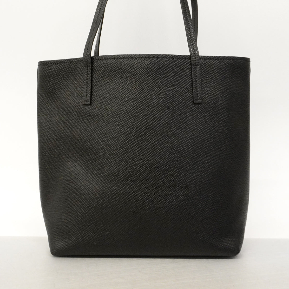 【6ic3277】プラダ トートバッグ サフィアーノ レザー ブラック シルバー金具【中古】レディース