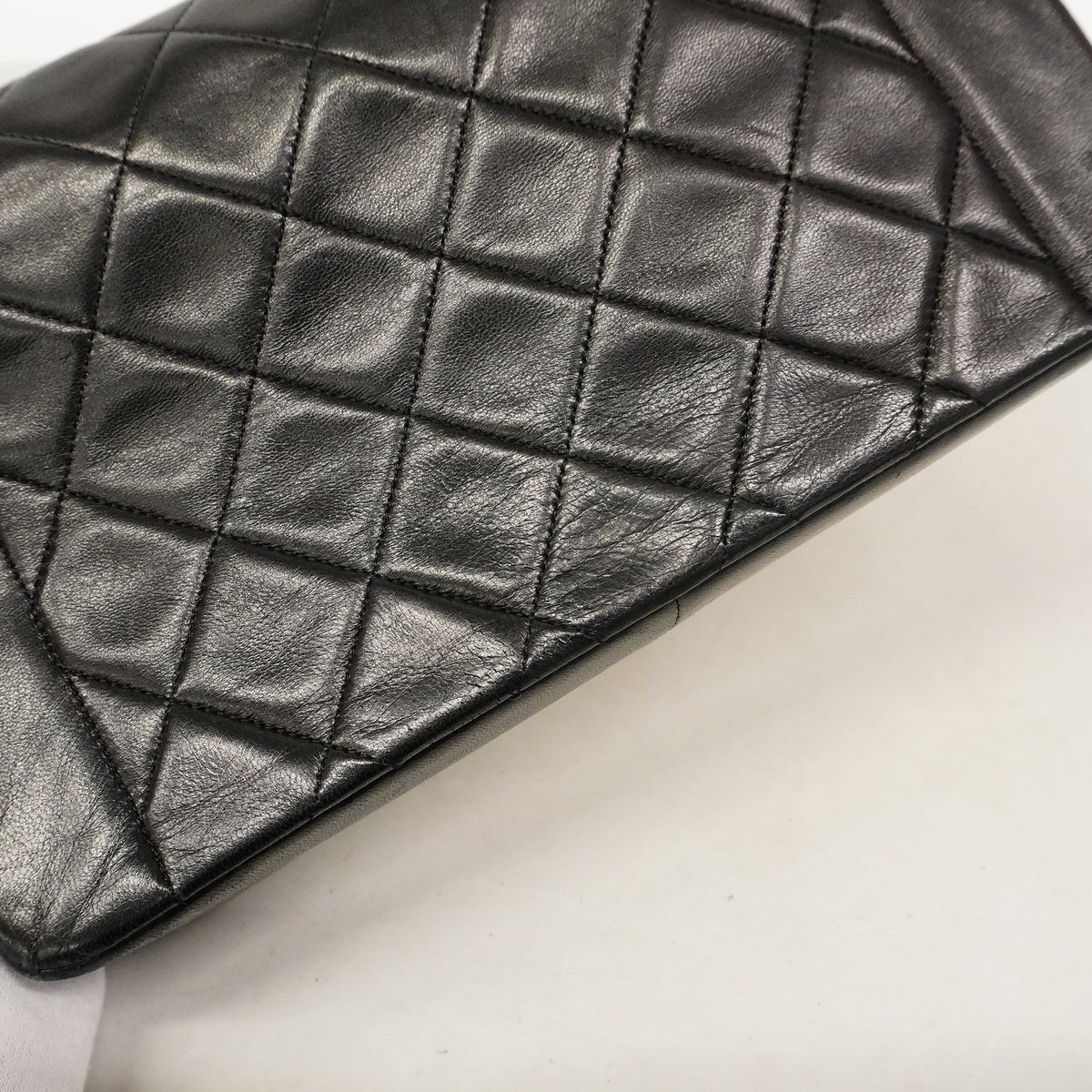 【6ic3281】シャネル ショルダーバッグ ダイアナ チェーンショルダー ラムスキン ブラック ゴールド金具【中古】レディース
