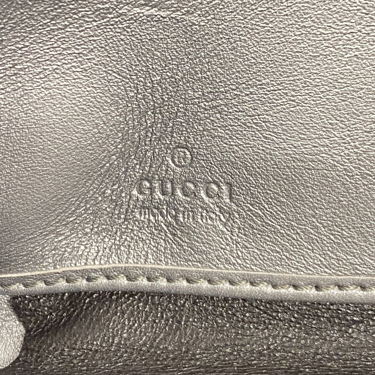 【6ic3326】グッチ 長財布 マイクログッチシマ 278566 レザー シルバー シャンパンゴールド金具【中古】レディース