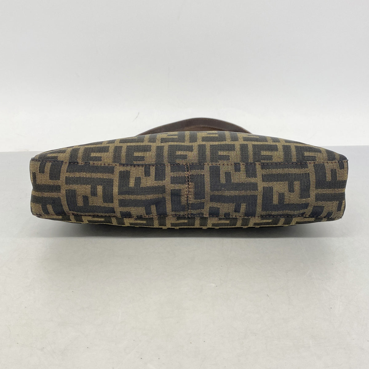 【6ic3333】フェンディ ショルダーバッグ ズッカ ナイロンキャンバス ブラウン シルバー金具【中古】レディース