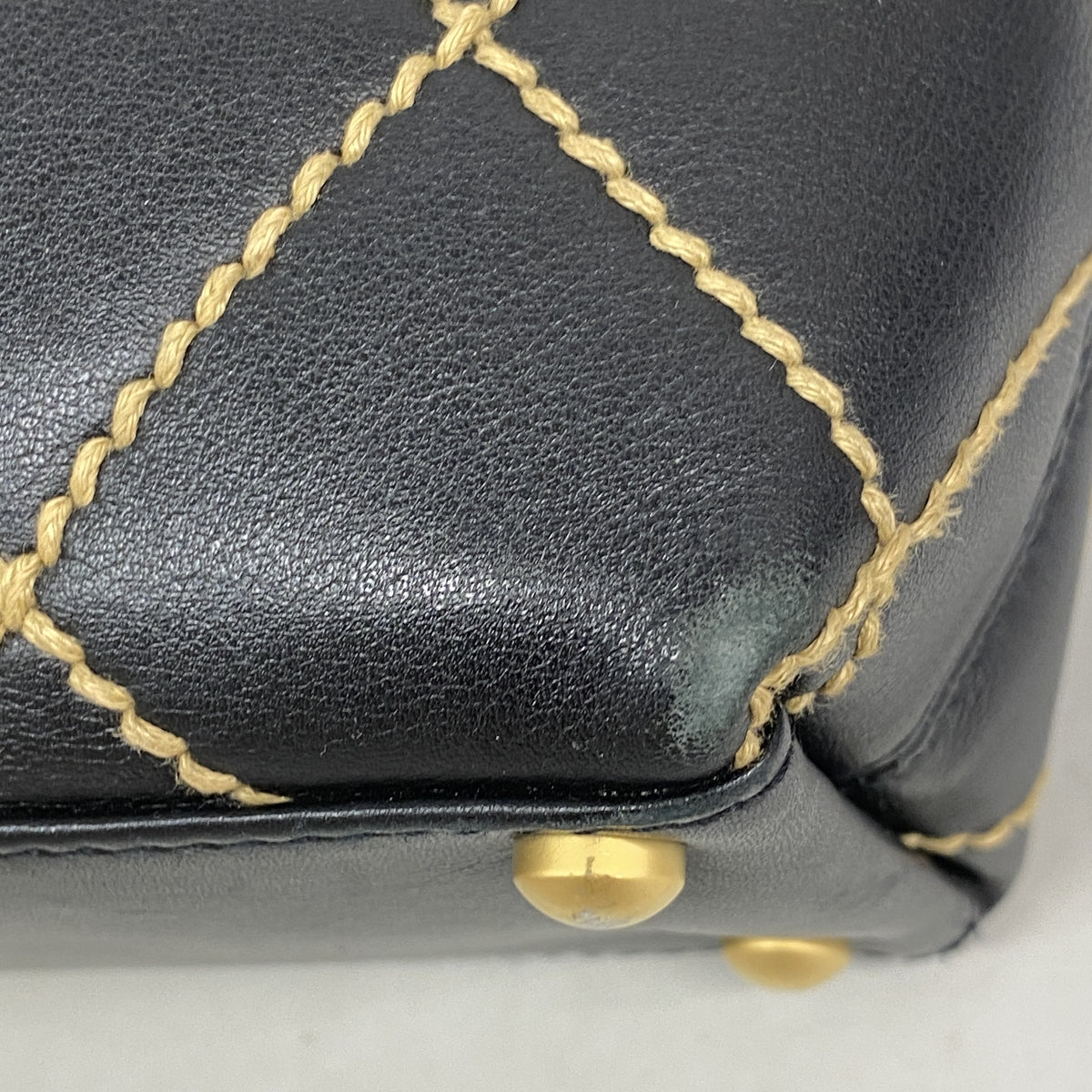 【6ic3335】シャネル ハンドバッグ ワイルドステッチ ラムスキン ブラック ゴールド金具【中古】レディース