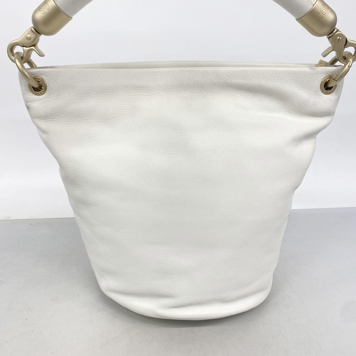 【6ic3369】シャネル ハンドバッグ レザー ホワイト シャンパンゴールド金具【中古】レディース