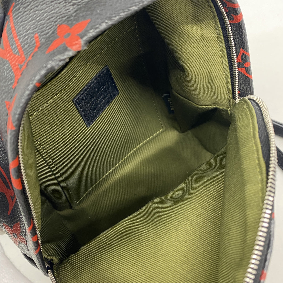 【6ic3403】ルイヴィトン リュック・デイパック モノグラム アンフラルージュ パームスプリングス バックパックMINI M41457 ブラック レッド【中古】レディース