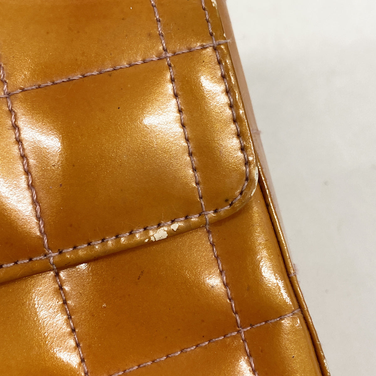 【6ic3534】シャネル ショルダーバッグ チョコバー チェーンショルダー パテントレザー オレンジ シルバー金具【中古】レディース