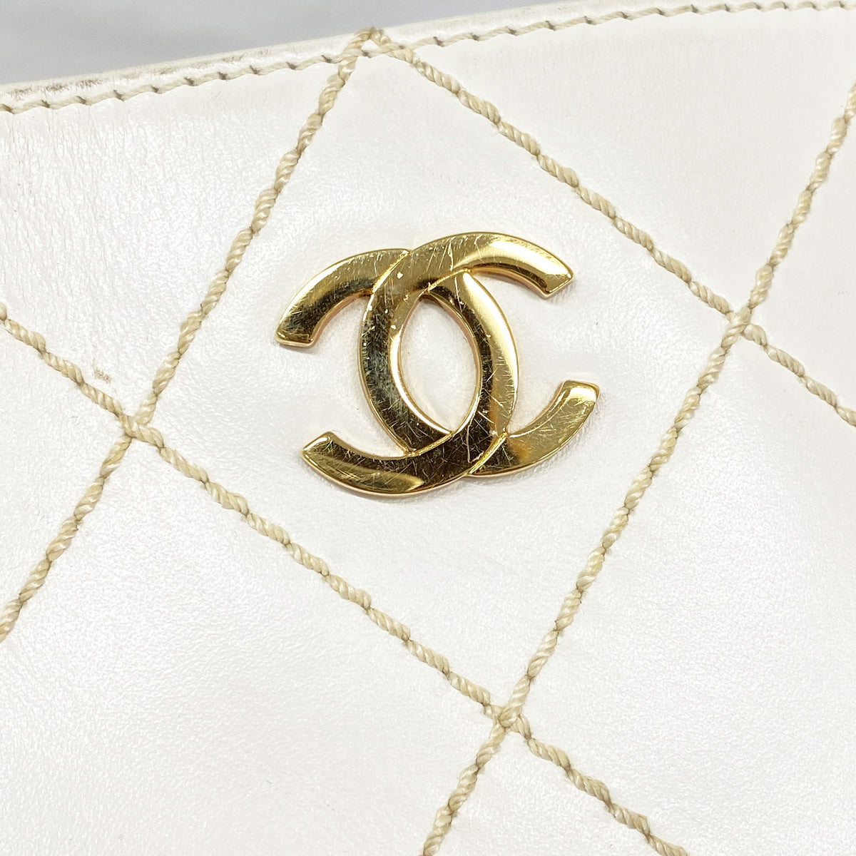 【6ic3546】シャネル トートバッグ ワイルドステッチ レザー ホワイト ゴールド金具【中古】レディース