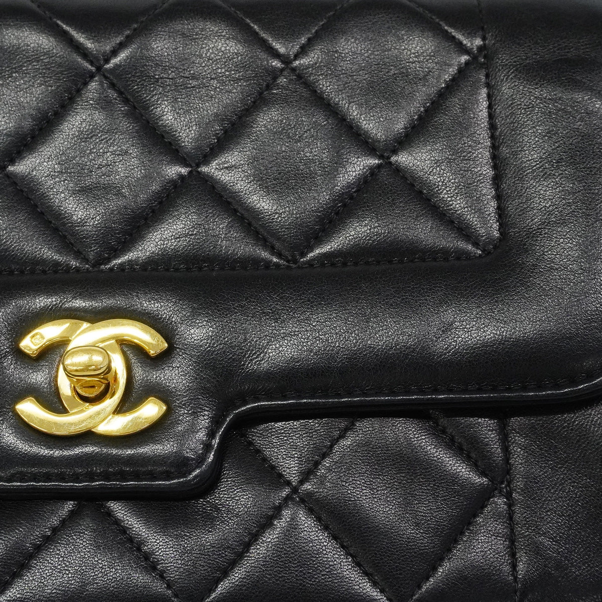 【6ic3577】シャネル ショルダーバッグ マトラッセ チェーンショルダー ラムスキン ブラック ゴールド金具【中古】レディース