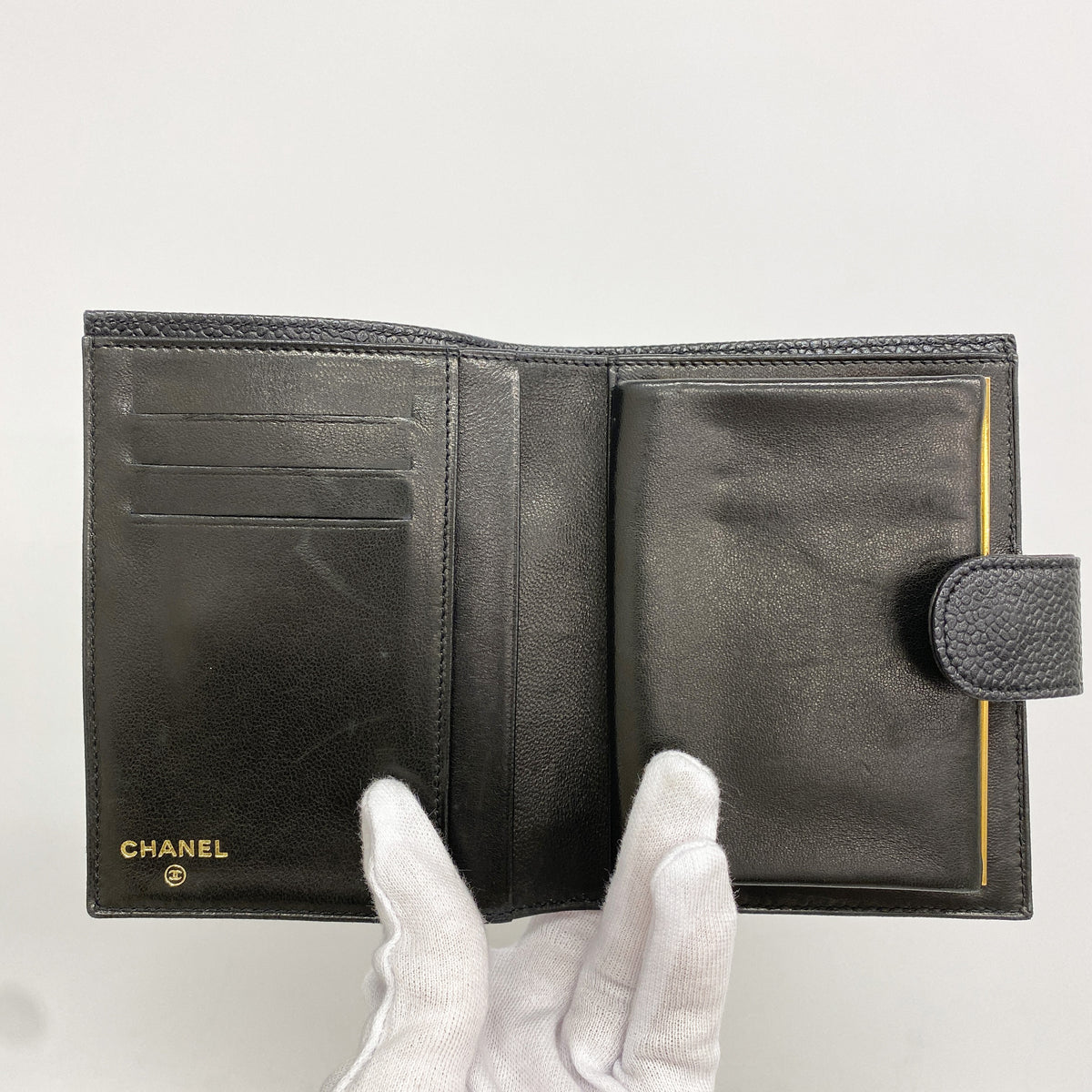 【6ic3728】シャネル 財布 キャビアスキン ブラック ゴールド金具【中古】レディース