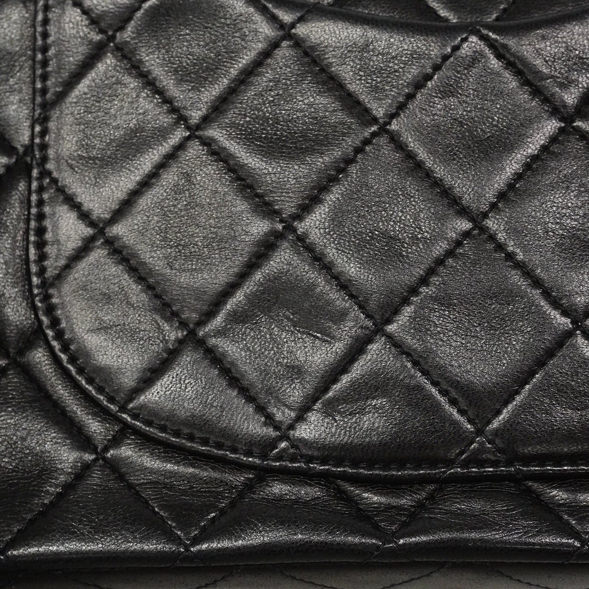 【6ic3783】シャネル ショルダーバッグ マトラッセ Wフラップ Wチェーン ラムスキン ブラック ゴールド金具【中古】レディース