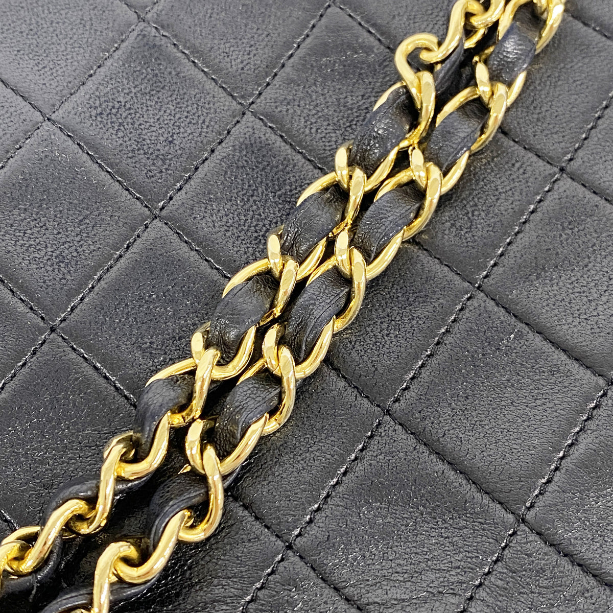 【6ic3821】シャネル ショルダーバッグ ミニマトラッセ チェーンショルダー ラムスキン ブラック ゴールド金具【中古】レディース