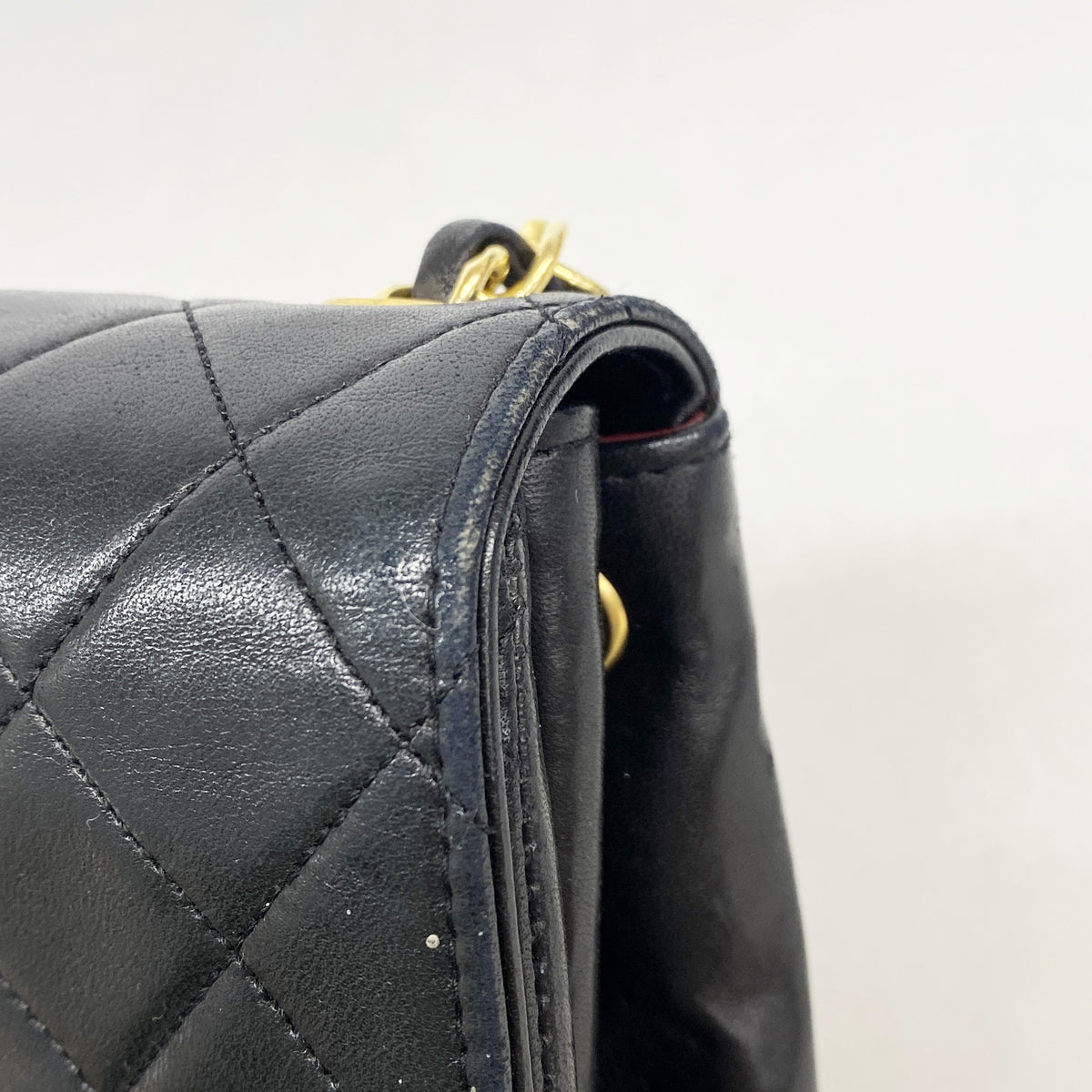 【6ic3821】シャネル ショルダーバッグ ミニマトラッセ チェーンショルダー ラムスキン ブラック ゴールド金具【中古】レディース