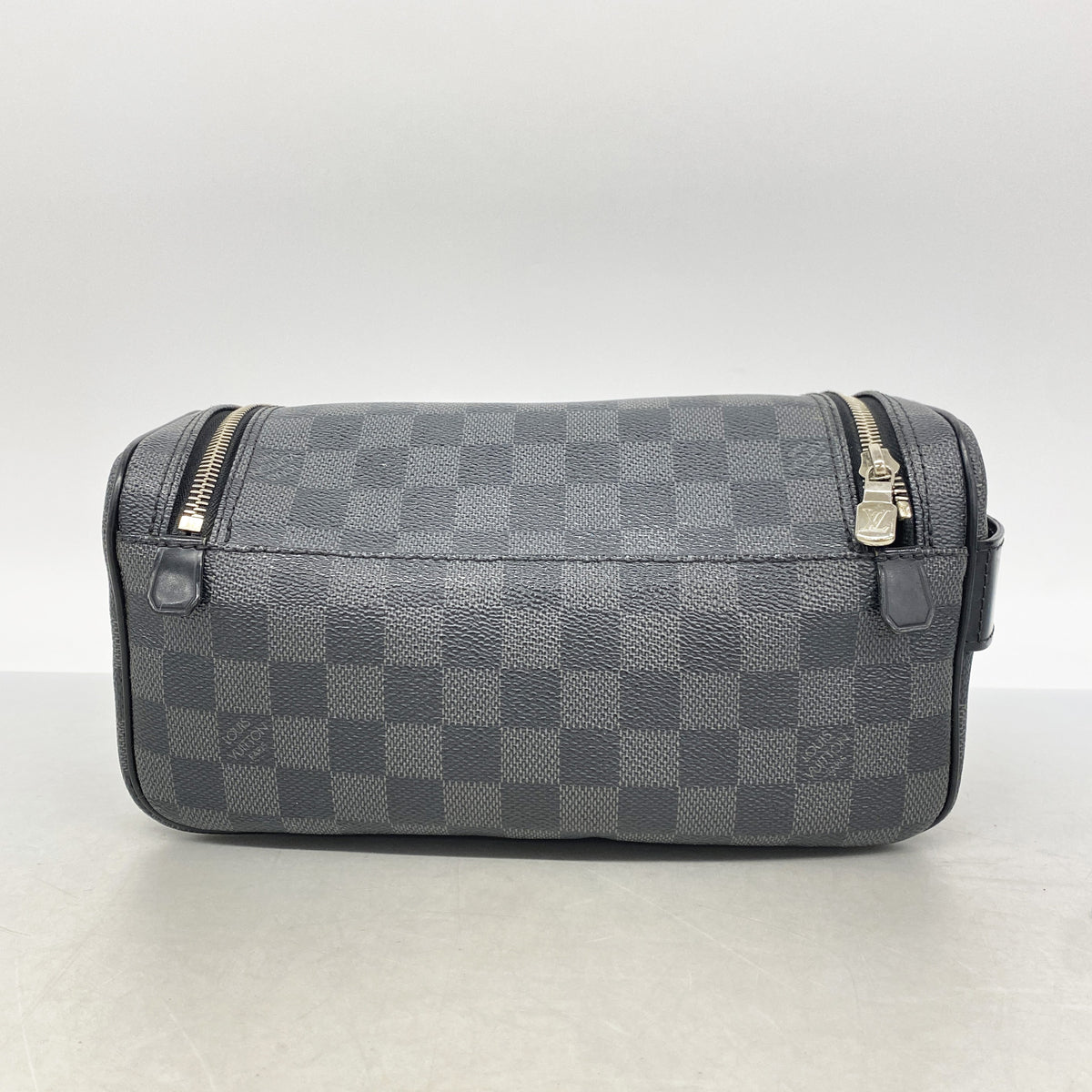 【6ic3844】ルイヴィトン ポーチ ダミエ・グラフィット トワレポーチ N47625 ブラック グレー【中古】メンズ