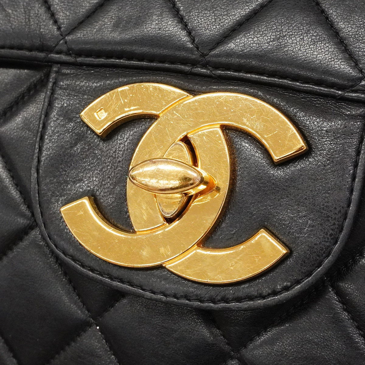 【6ic3924】シャネル ショルダーバッグ デカマトラッセ Wチェーン ラムスキン ブラック ゴールド金具【中古】レディース