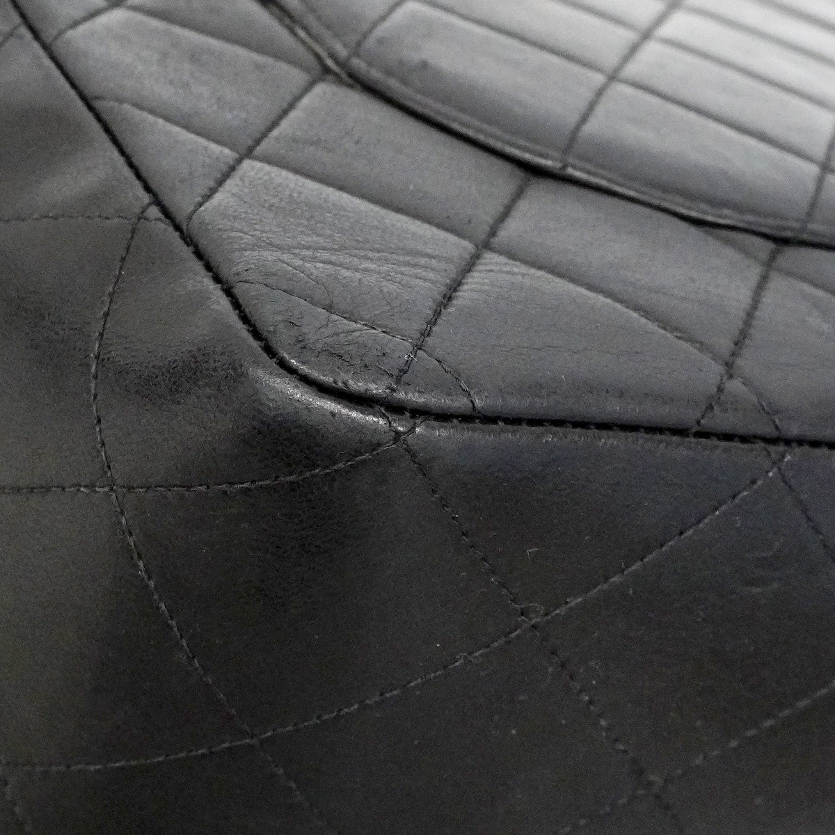 【6ic3924】シャネル ショルダーバッグ デカマトラッセ Wチェーン ラムスキン ブラック ゴールド金具【中古】レディース