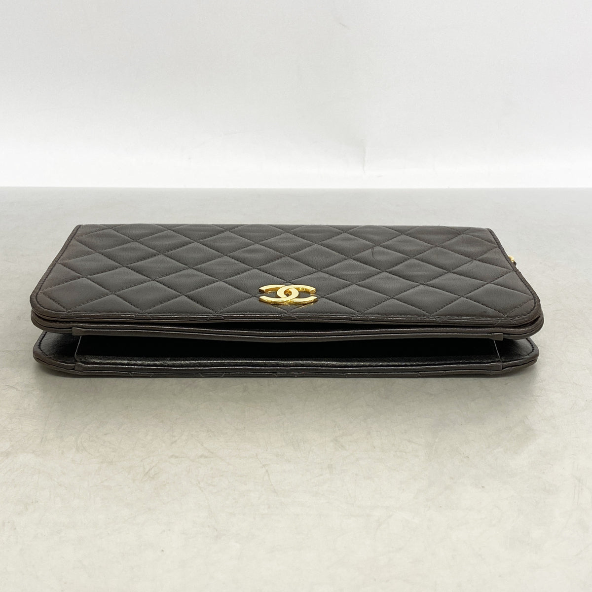 【6ic3937】シャネル ショルダーバッグ マトラッセ チェーンショルダー ラムスキン ブラック ゴールド金具【中古】レディース