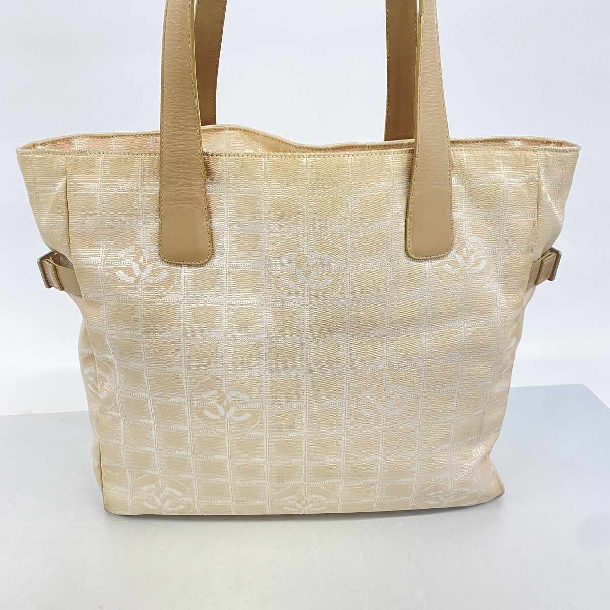 【6ic3969】シャネル トートバッグ ニュートラベル ナイロン ベージュ シルバー金具【中古】レディース