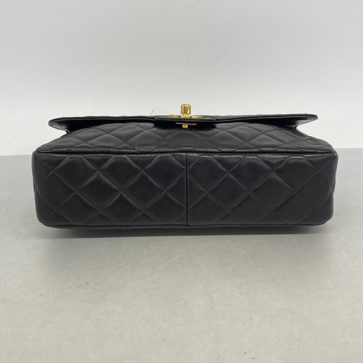 【6ic3990】シャネル ショルダーバッグ マトラッセ チェーンショルダー ラムスキン ブラック ゴールド金具【中古】レディース