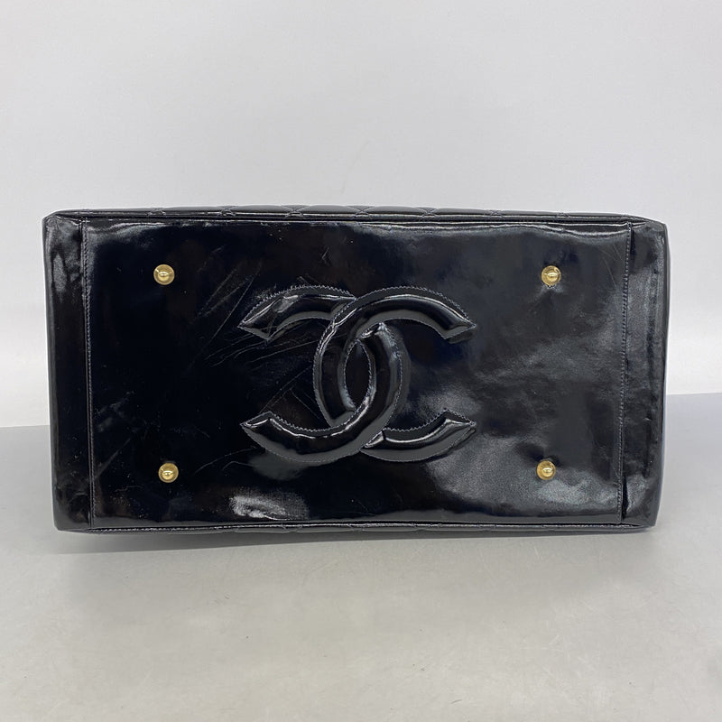 【6ic4060】シャネル チェーントート マトラッセ パテントレザー ブラック ゴールド金具【中古】レディース