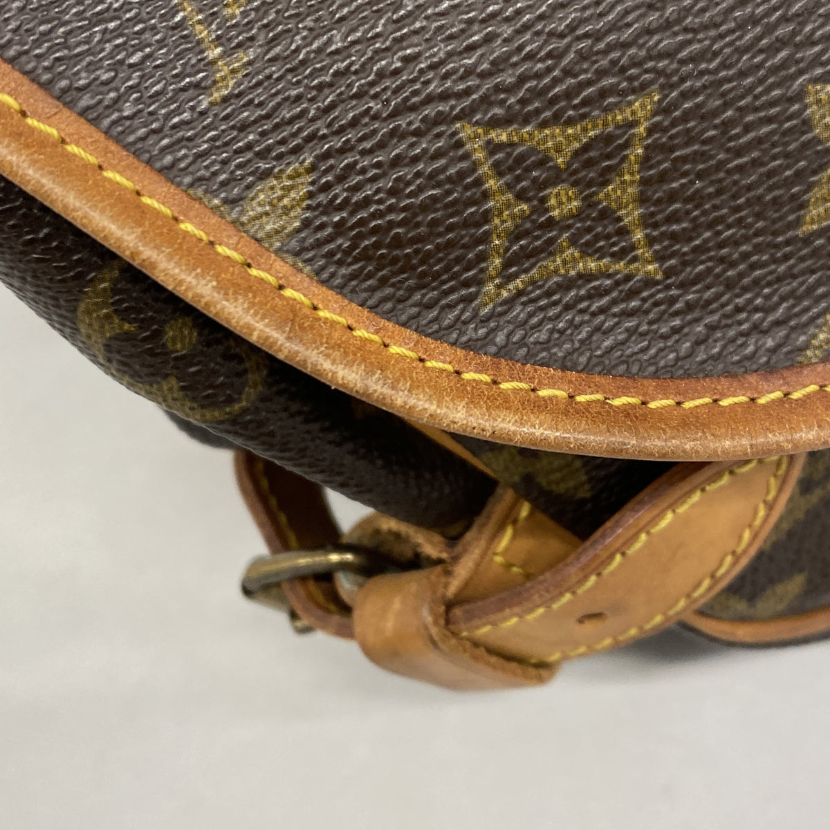 【6ic4137】ルイヴィトン ショルダーバッグ モノグラム ソミュール30 M42256 ブラウン【中古】レディース