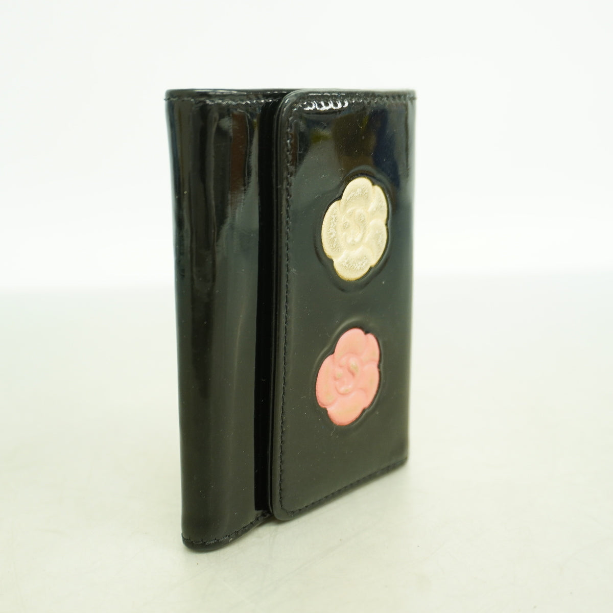 【6ic4162】シャネル キーケース カメリア パテントレザー ブラック シルバー金具【中古】レディース