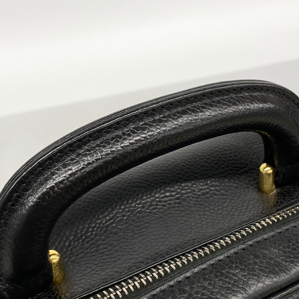 【6ic4270】シャネル ハンドバッグ キャビアスキン ブラック ゴールド金具 2wayバッグ【中古】レディース