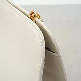 【6ic4334】サルヴァトーレフェラガモ ショルダーバッグ ガンチーニ レザー ホワイト ゴールド金具【中古】レディース