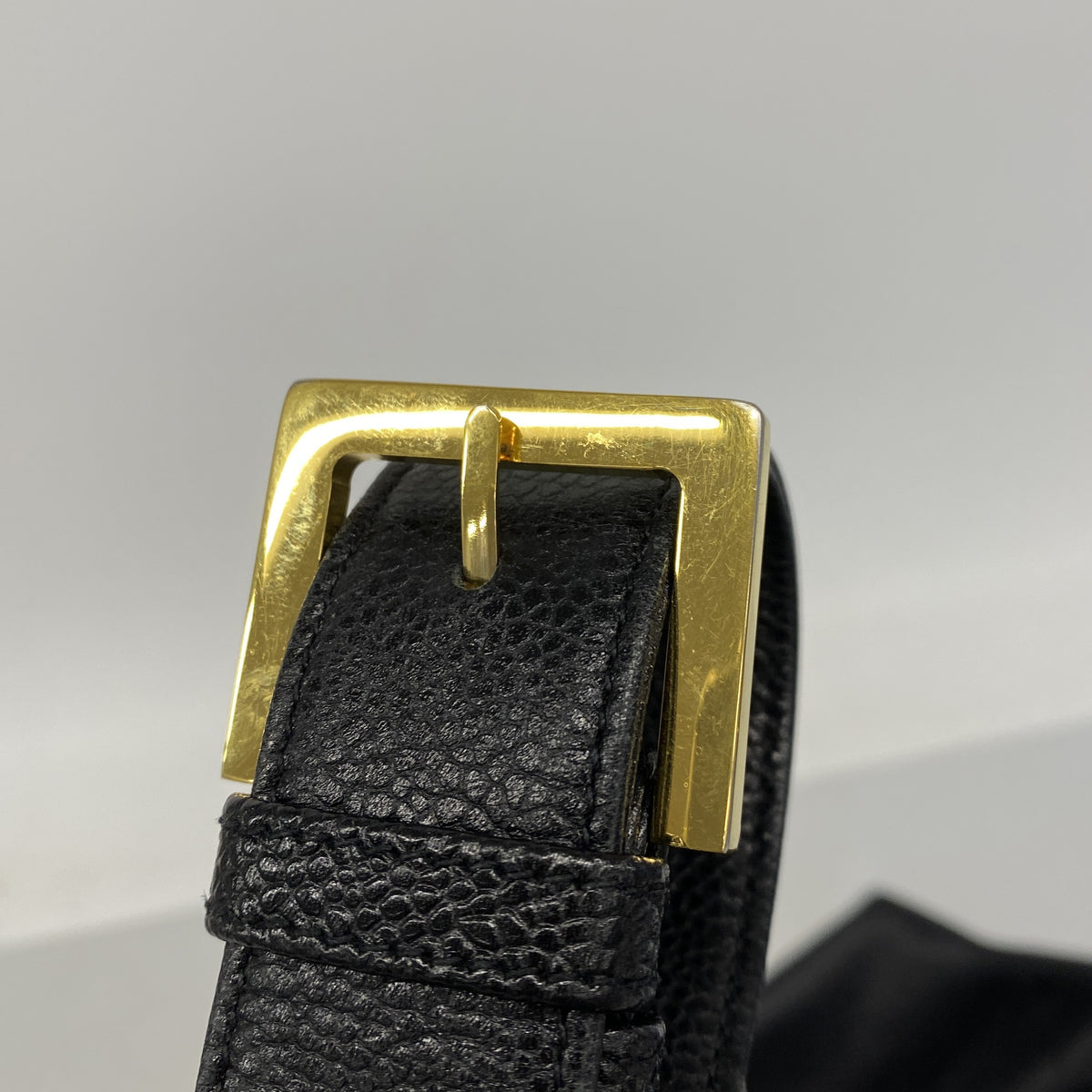 【6ic4358】シャネル ショルダーバッグ キャビアスキン ブラック ゴールド金具【中古】レディース
