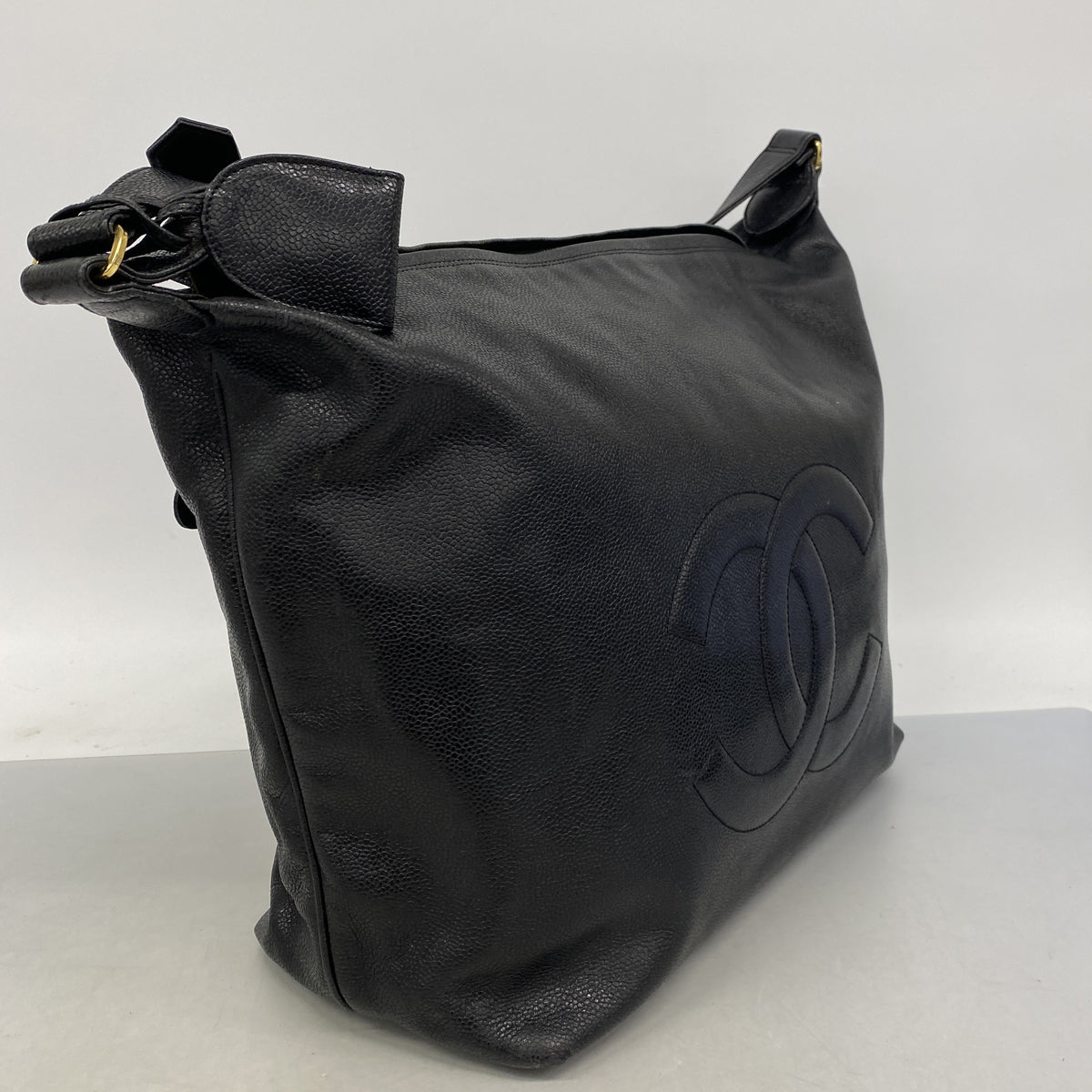 【6ic4358】シャネル ショルダーバッグ キャビアスキン ブラック ゴールド金具【中古】レディース