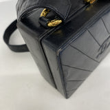 【6ic4359】シャネル ショルダーバッグ Vステッチ ラムスキン ブラック ゴールド金具【中古】レディース