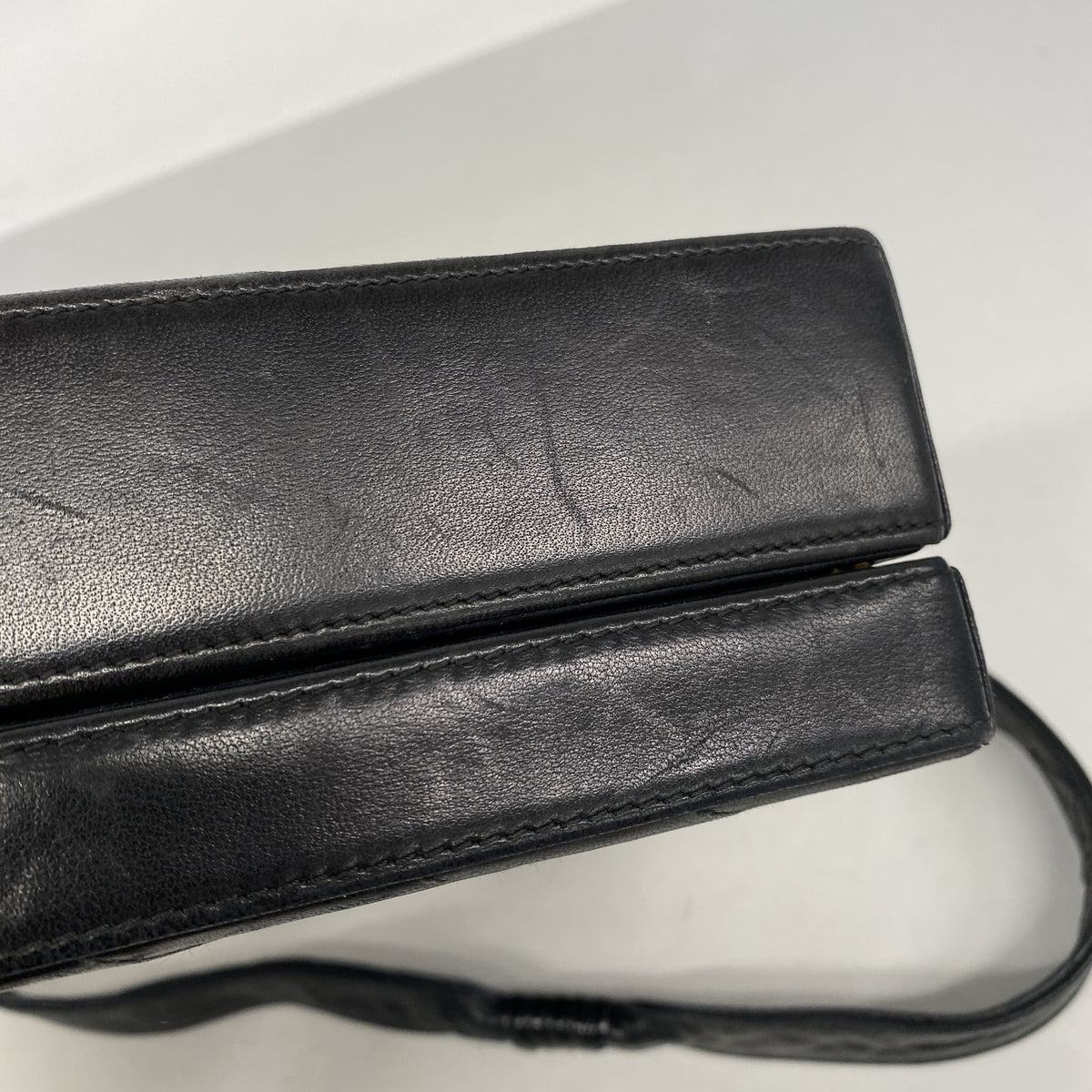【6ic4359】シャネル ショルダーバッグ Vステッチ ラムスキン ブラック ゴールド金具【中古】レディース