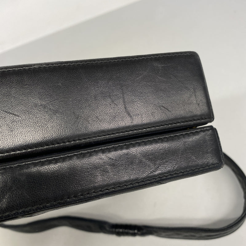 【6ic4359】シャネル ショルダーバッグ Vステッチ ラムスキン ブラック ゴールド金具【中古】レディース