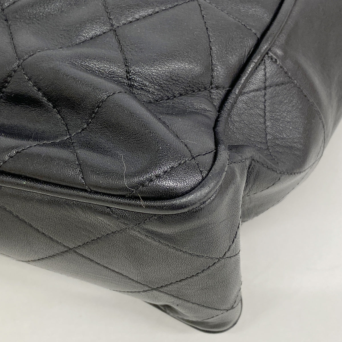 【6ic4386】シャネル ショルダーバッグ マトラッセ チェーンショルダー ラムスキン ブラック ゴールド金具【中古】レディース