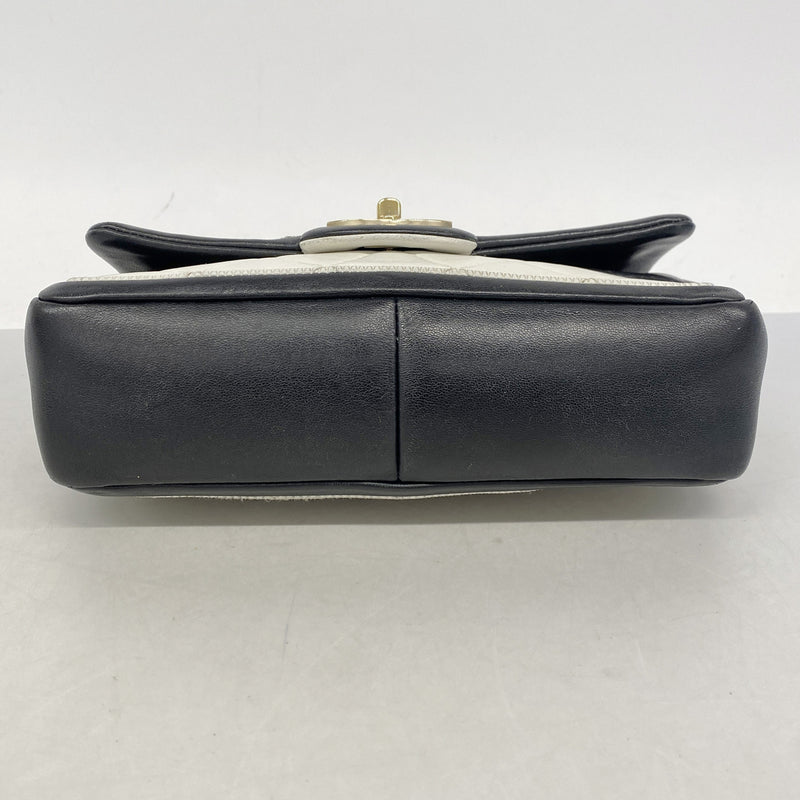 【6ic4391】シャネル ショルダーバッグ マトラッセ Wチェーン ラムスキン ホワイト ブラック ゴールド金具【中古】レディース