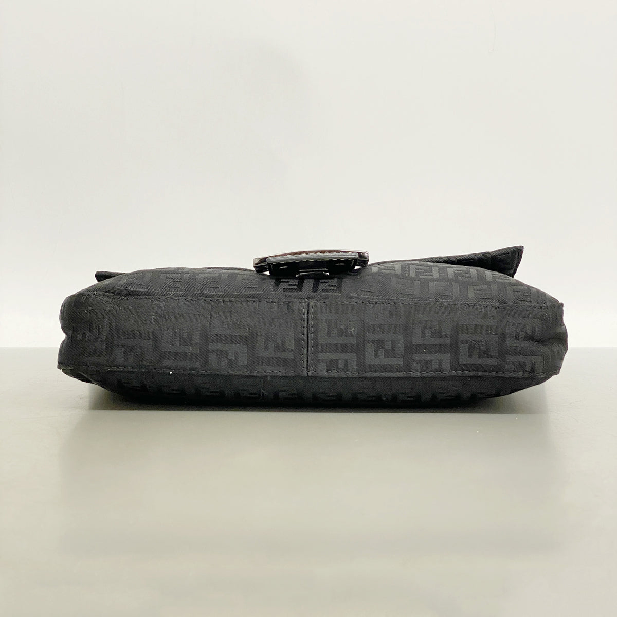 【6ic4444】フェンディ ハンドバッグ ズッキーノ マンマバケット ナイロンキャンバス ブラック シルバー金具【中古】レディース