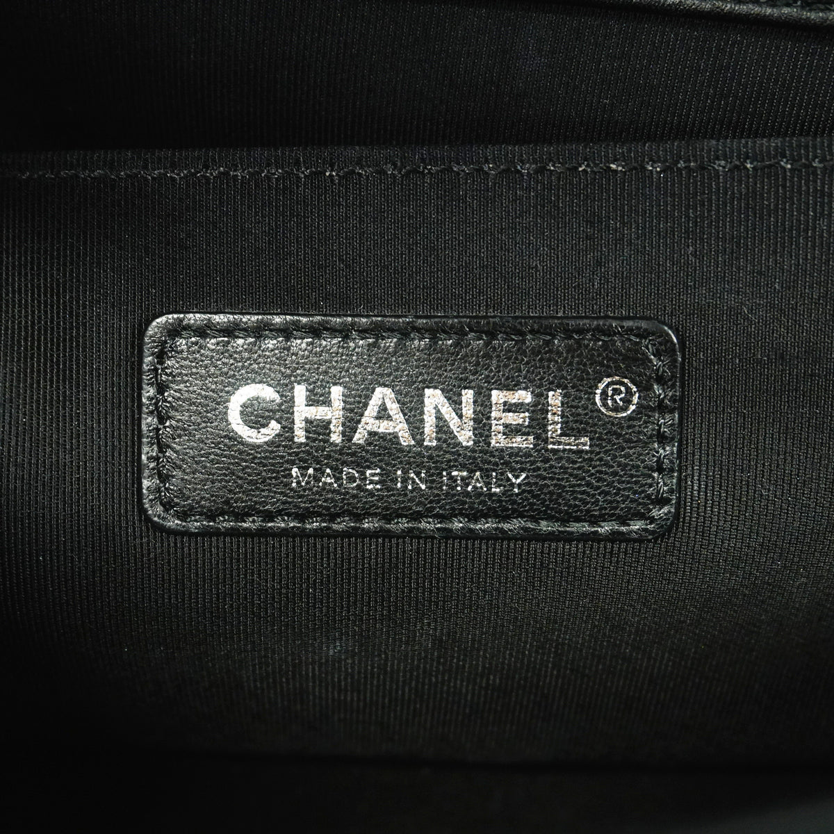 【6ic4557】シャネル ショルダーバッグ ボーイシャネル チェーンショルダー ラムスキン ブラック シルバー金具【中古】レディース