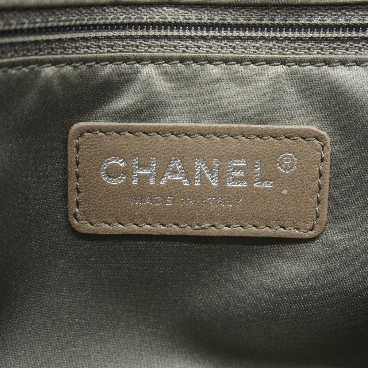 【6ic4571】シャネル ショルダーバッグ 2.55 Wチェーン パンチング レザー シルバー ゴールド/シルバー金具【中古】レディース