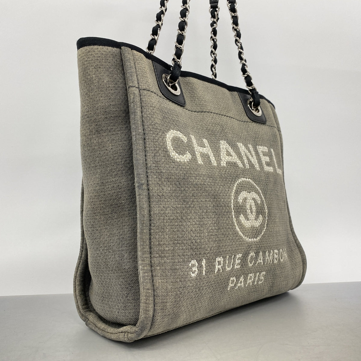【6ic4643】シャネル チェーントート ドーヴィル キャンバス グレー シルバー金具【中古】レディース