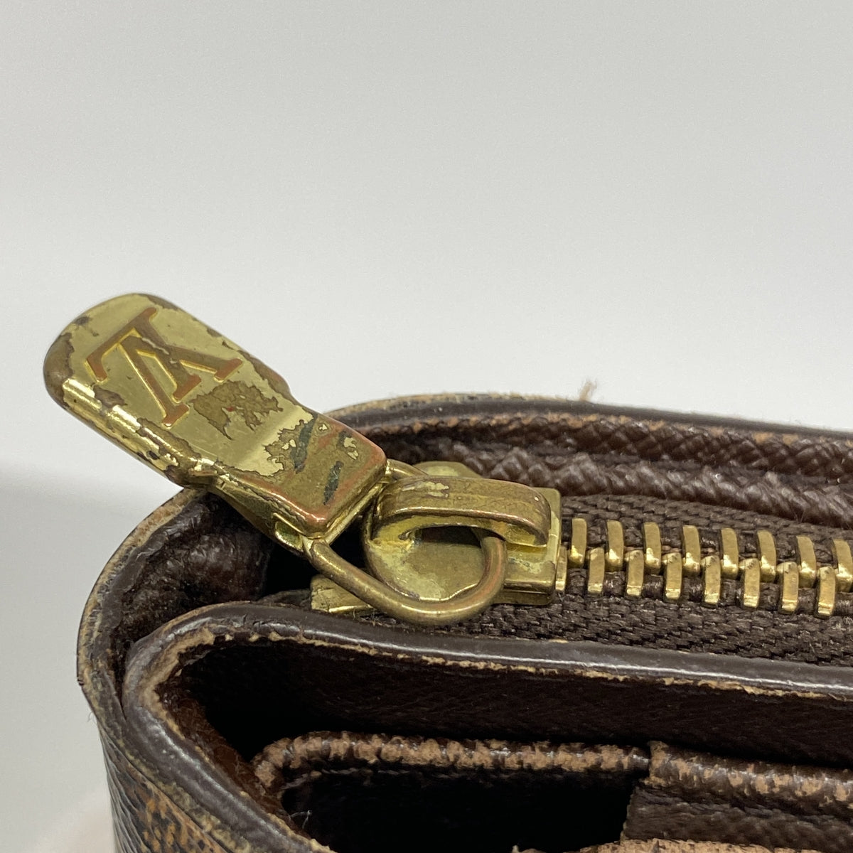 【6ic4713】ルイヴィトン 財布 ダミエ コンパクトジップ N61668 エベヌ【中古】レディース