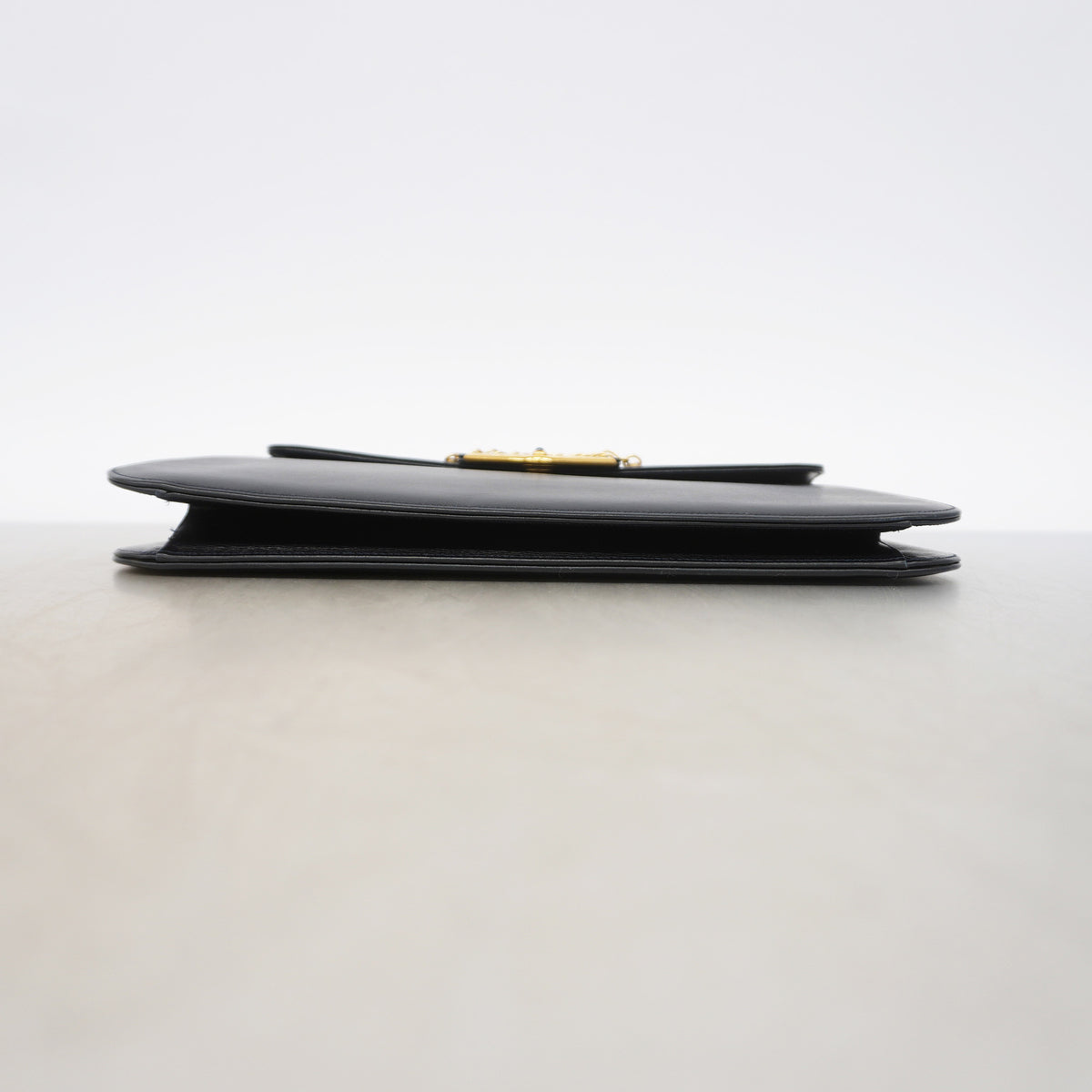 【6ic4764】カルティエ ショルダーバッグ サファイア レザー ネイビー ゴールド金具【中古】レディース