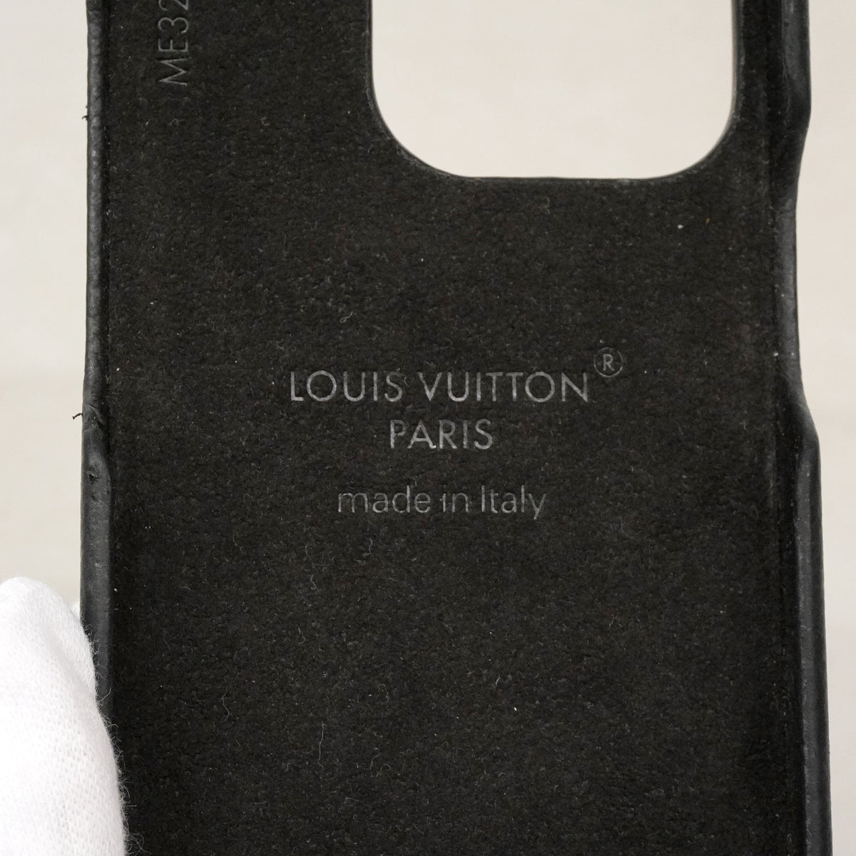 【6id4819】ルイヴィトン iPhoneケース モノグラム･リバース バンパー/iPhone15Pro M82889 ブラウン【中古】レディース