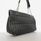 【6id4838】シャネル ショルダーバッグ チェーンショルダー ラムスキン ブラック シルバー金具【中古】レディース