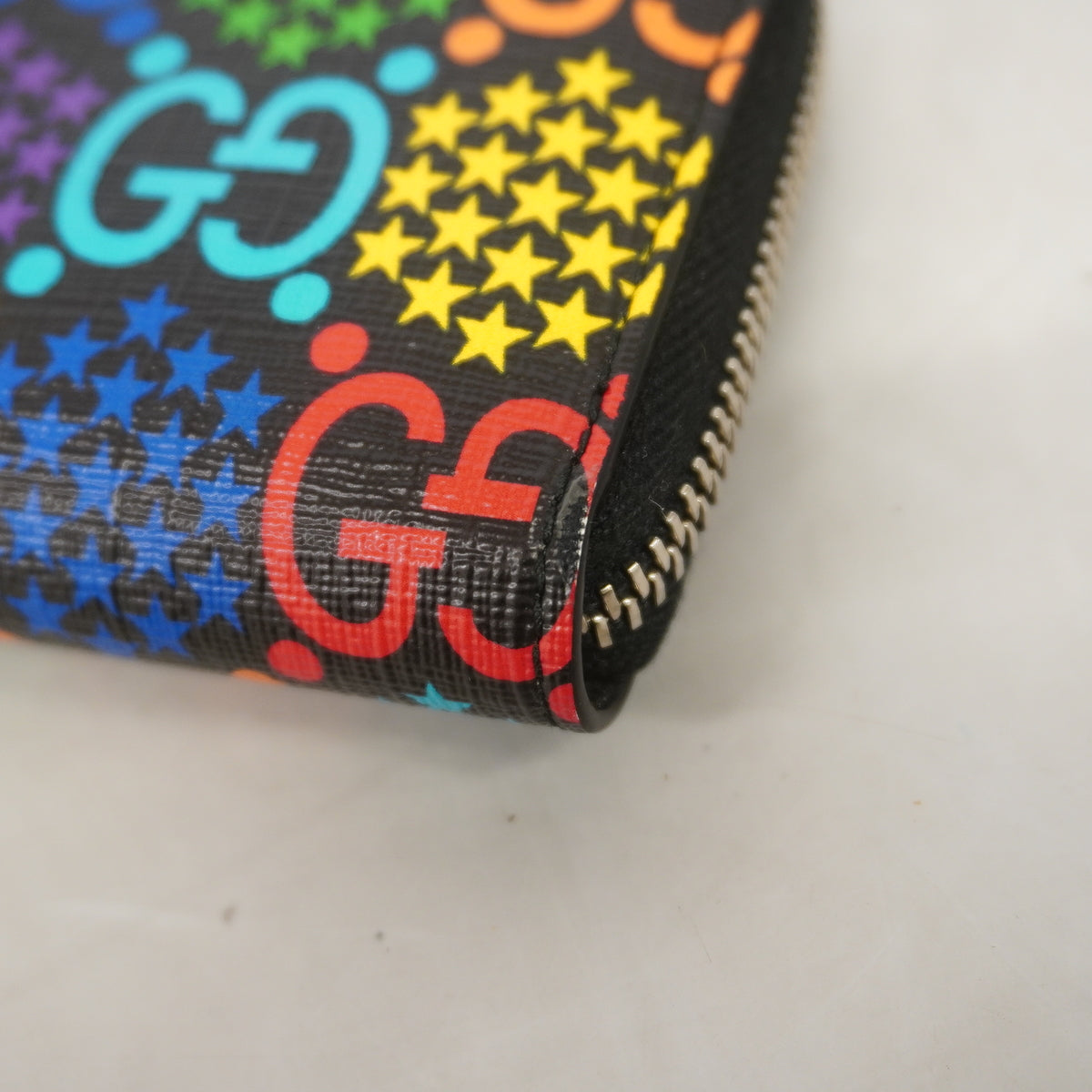 【6id4841】グッチ コインケース GGサイケデリック 601095 PVC マルチカラー シルバー金具【中古】メンズ レディース ユニセックス