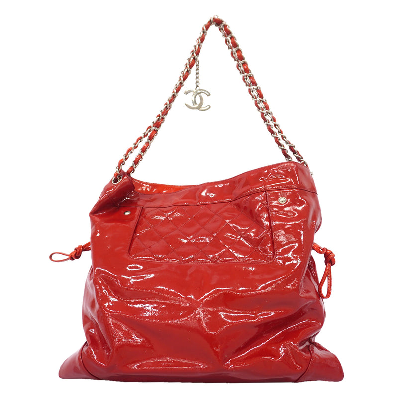 【6id4843】シャネル トートバッグ パテントレザー レッド シルバー金具【中古】レディース