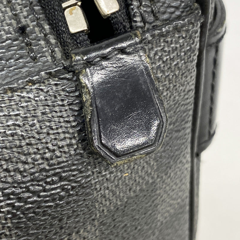 【6id4867】ルイヴィトン ポーチ ダミエ・グラフィット トワレポーチ N47625 ブラック グレー【中古】メンズ