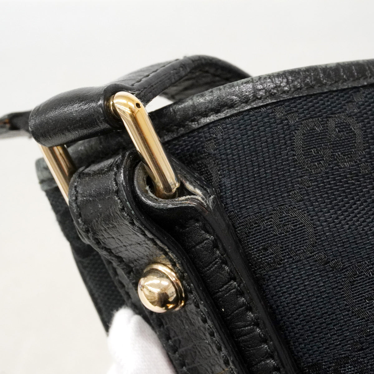 【6id4910】グッチ ショルダーバッグ GGキャンバス 144388 キャンバス ブラック シャンパンゴールド金具【中古】レディース