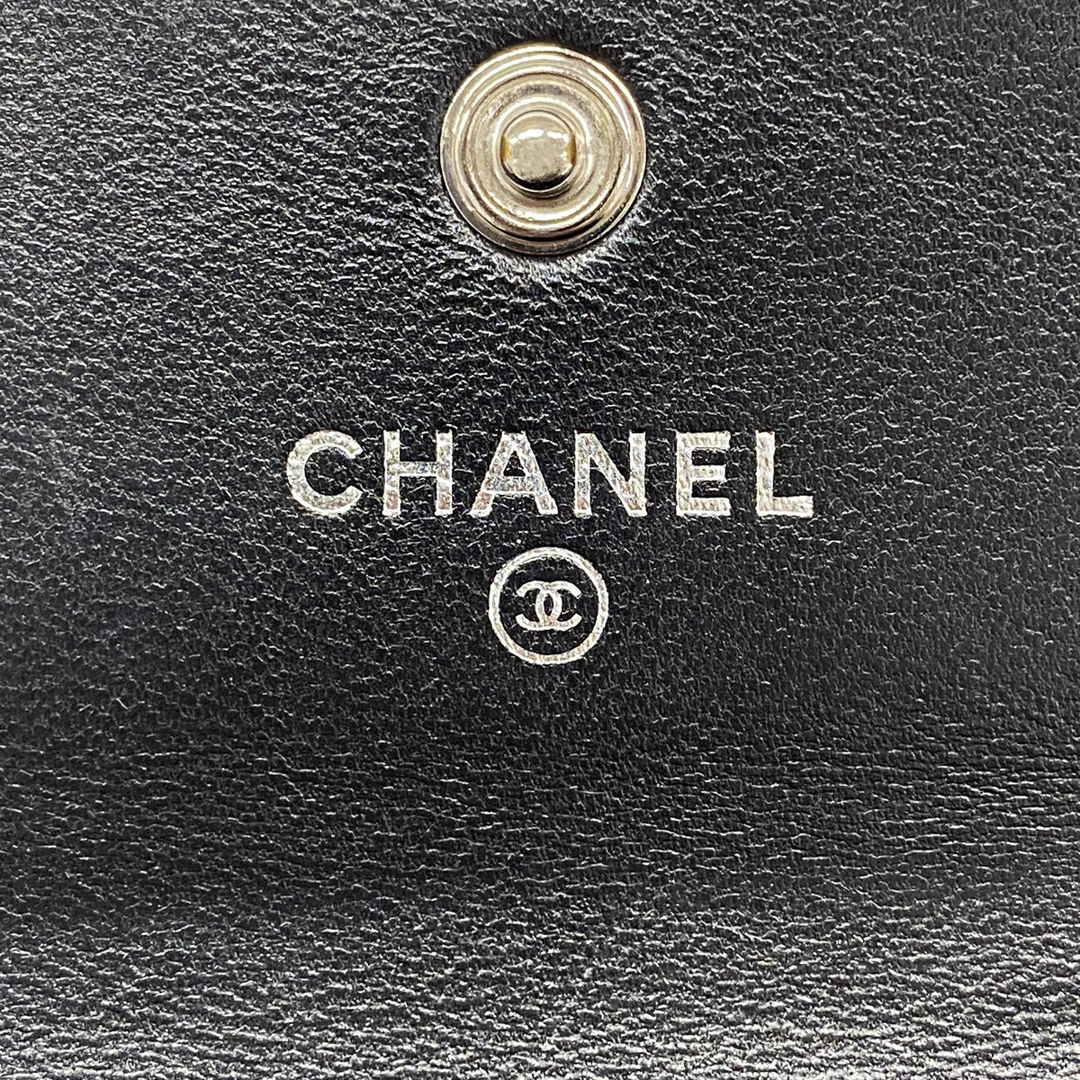 【6id4936】シャネル 三つ折り財布 Vステッチ ラムスキン ブラック シルバー金具【中古】レディース
