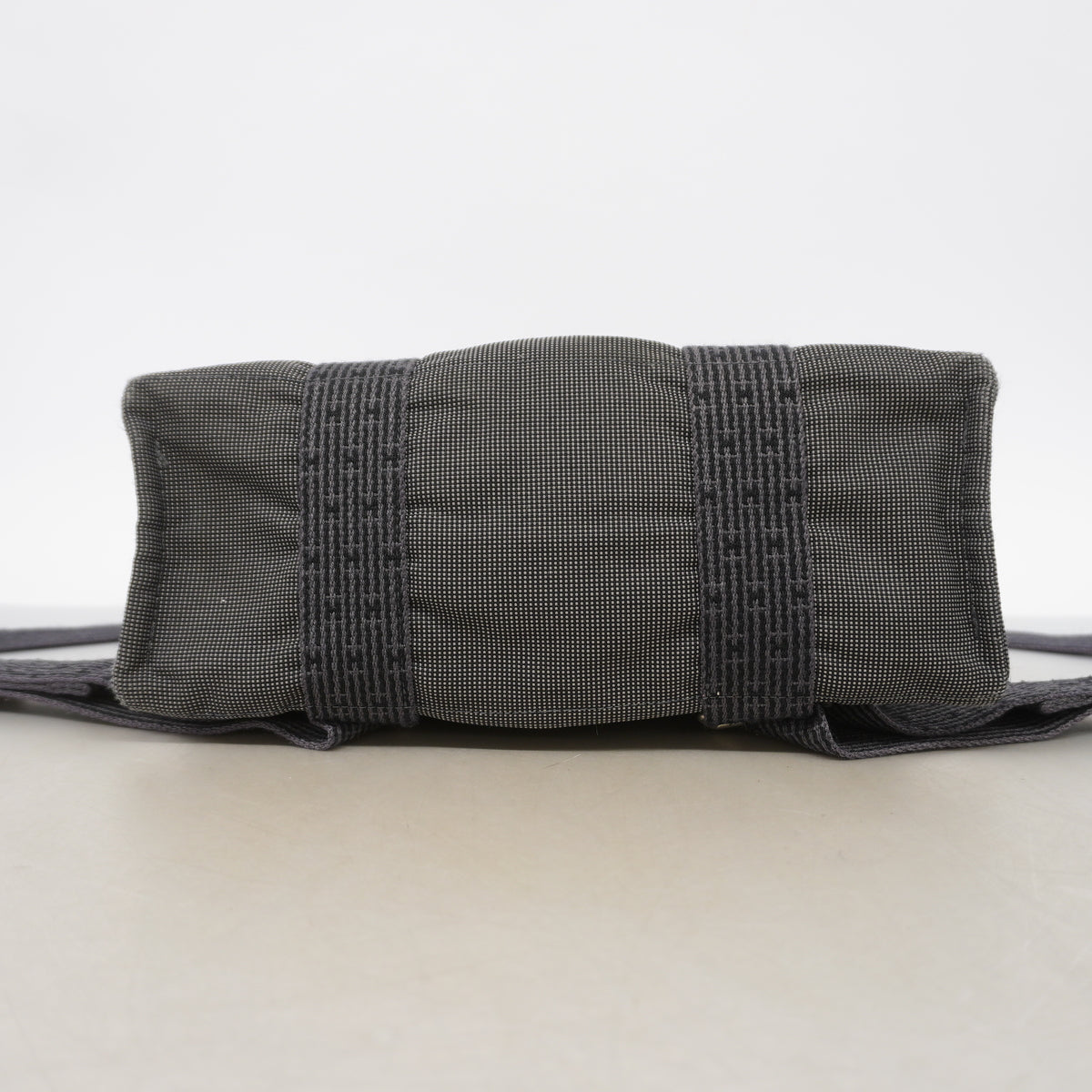 【6id4953】エルメス リュック・デイパック エールラインサックアドPM ナイロン グレー シルバー金具【中古】レディース