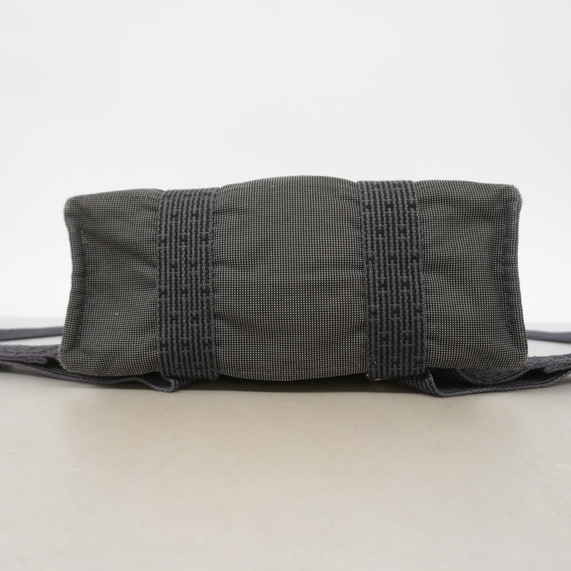 【6id4953】エルメス リュック・デイパック エールラインサックアドPM ナイロン グレー シルバー金具【中古】レディース